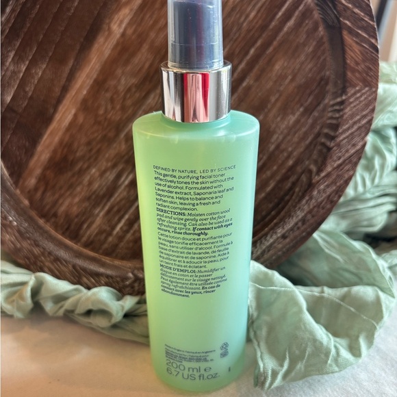 ELEMIS Balancing Lavender Toner • 200ml • Hydrating Facial Toner • Elemis Skin - Picture 4 of 4